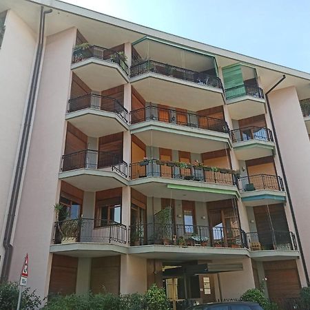 Blue Wave Apartment Arona - Lago Maggiore Luaran gambar