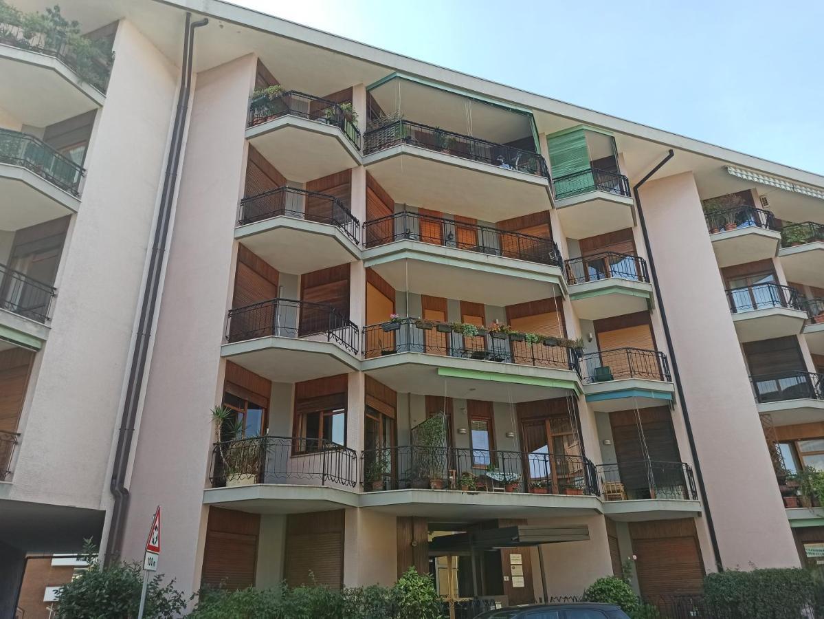 Blue Wave Apartment Arona - Lago Maggiore Luaran gambar